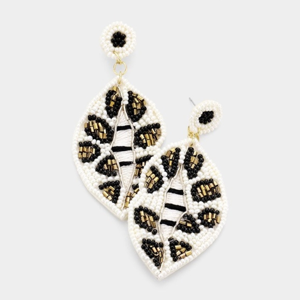 Seed bead lip earrings